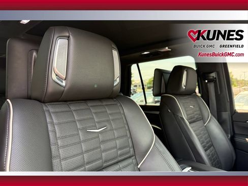 Used 2025 Cadillac Escalade Sport Platinum w/ LPO, Floor Liner Package AWD/4WD image 47