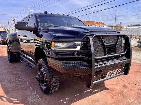 Used 2020 RAM 3500 Laramie w/ Night Edition image 3