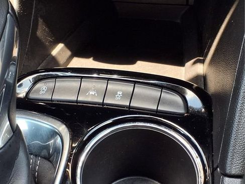 Used 2025 Buick Encore GX Preferred FWD image 9