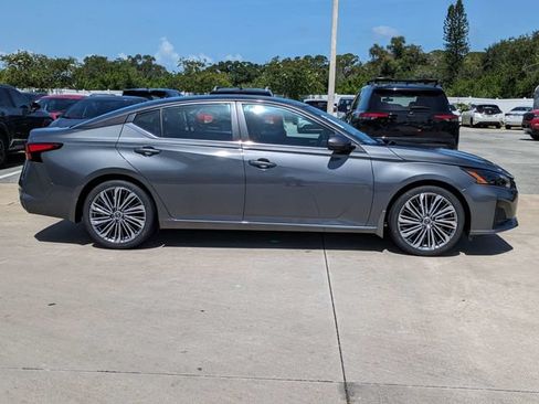 New 2026 Nissan Altima 2.5 SV w/ SV Premium Package FWD image 4
