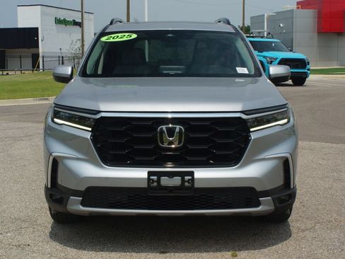Used 2025 Honda Pilot Touring image 27