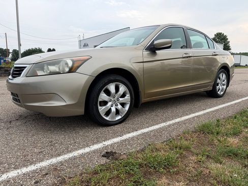 Used 2010 Honda Accord EX image 3