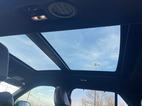 Used 2020 Ford Explorer Platinum image 9