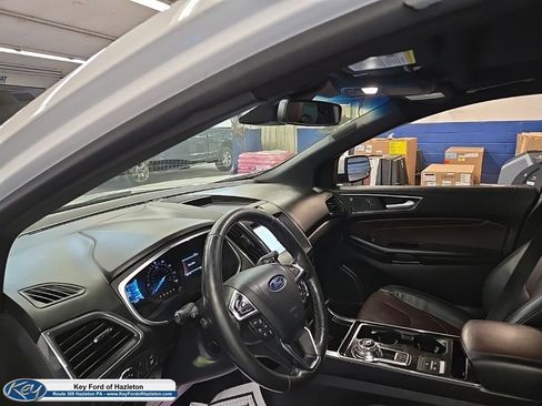 Used 2020 Ford Edge Titanium w/ Equipment Group 301A AWD/4WD image 41