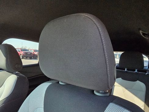 Used 2024 Chevrolet Trax RS image 21