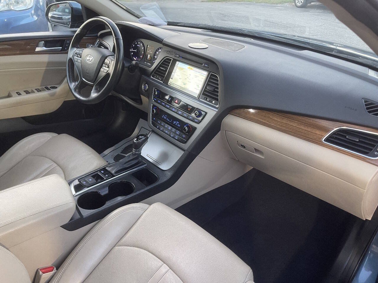 Used 2015 Hyundai Sonata Limited w/ Option Group 06 FWD image 29