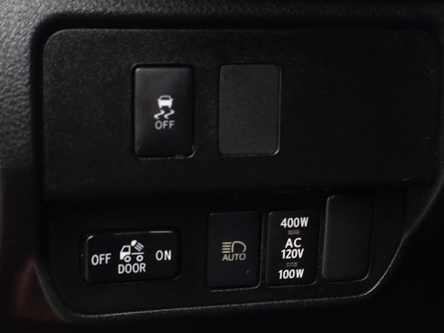 Used 2020 Toyota Tacoma TRD Off-Road w/ Technology Package AWD/4WD image 22