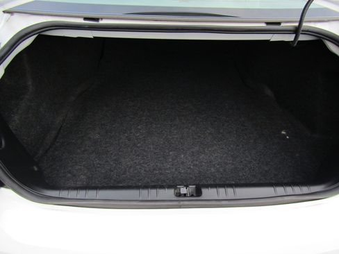 Used 2013 Chevrolet Impala LT FWD image 15