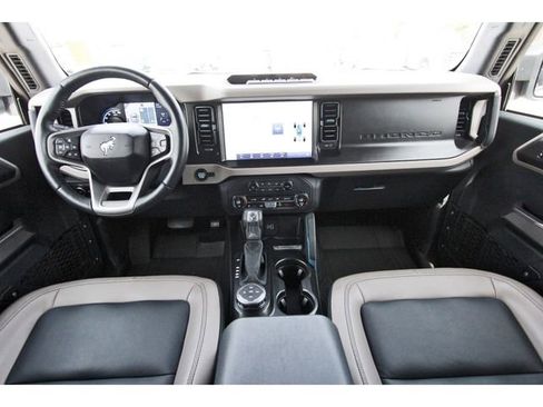 Used 2023 Ford Bronco Wildtrak AWD/4WD image 8