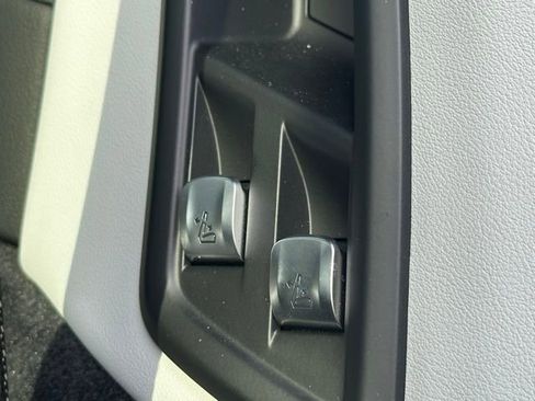 Certified 2025 BMW X7 xDrive40i w/ Premium Package image 36