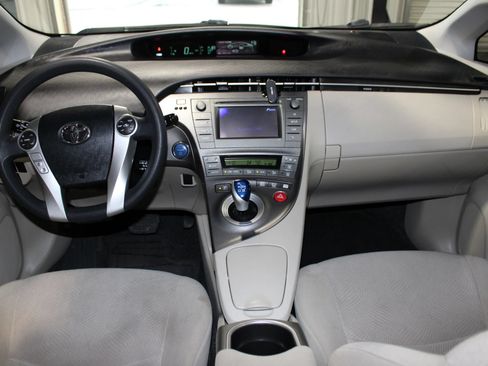 Used 2015 Toyota Prius Two FWD image 12