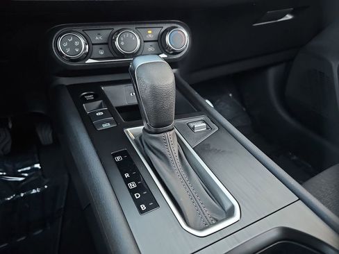 Used 2025 Nissan Kicks S image 15