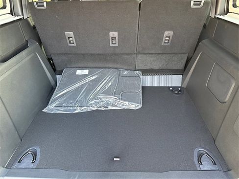 New 2025 Ford Bronco Badlands image 11