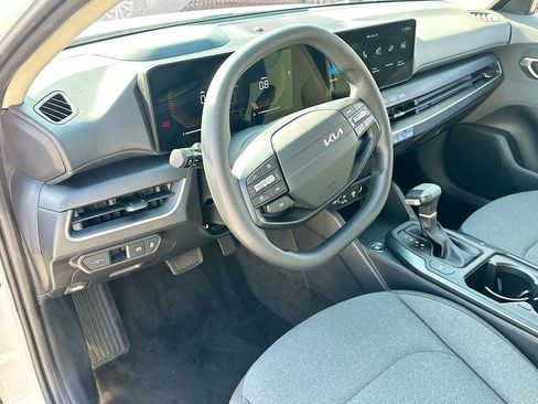 New 2025 Kia K4 LXS image 9