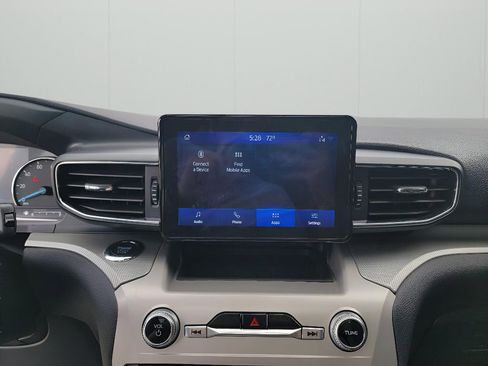 Used 2022 Ford Explorer XLT w/ Equipment Group 202A AWD/4WD image 20
