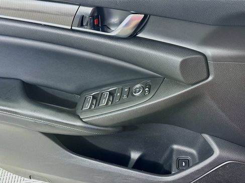 Used 2018 Honda Accord Sport image 21