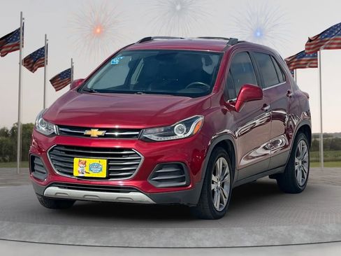Used 2020 Chevrolet Trax LT w/ LT Convenience Package FWD image 4