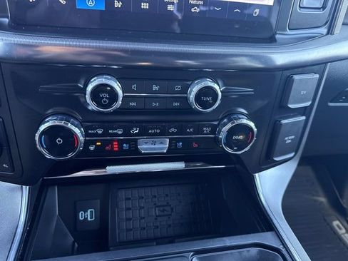 Used 2024 Ford F150 Platinum w/ FX4 Off-Road Package image 30