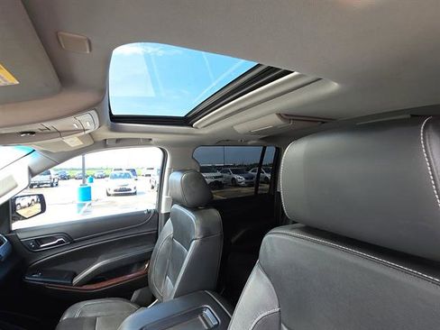 Used 2019 GMC Yukon XL SLT w/ Open Road Package RWD image 11