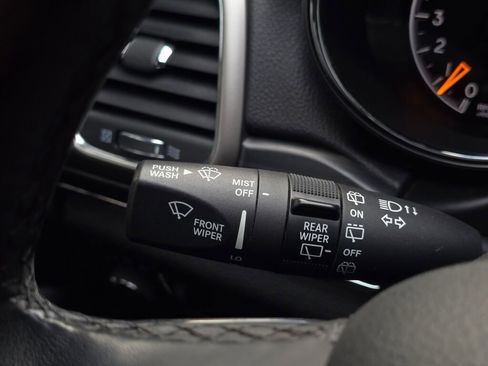 Used 2019 Jeep Grand Cherokee Limited image 32