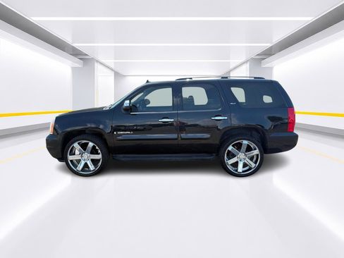 Used 2008 GMC Yukon SLT w/ SLT Preferred Equipment Group RWD image 7
