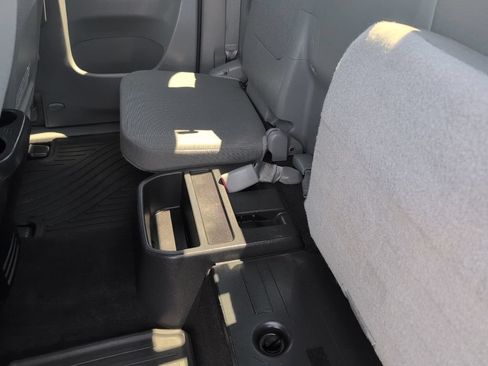 Used 2014 Toyota Tacoma PreRunner w/ SR5 Package RWD image 28