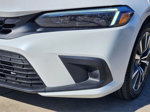 Certified 2024 Honda Civic EX-L image 9