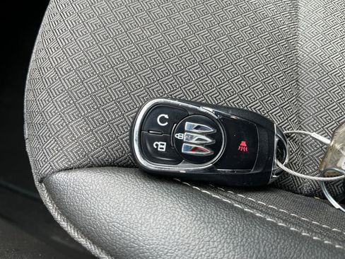 Used 2025 Buick Encore GX Preferred FWD image 21