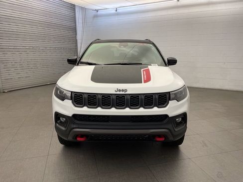 New 2026 Jeep Compass Trailhawk w/ Sun, Sound & Navigation Group image 9