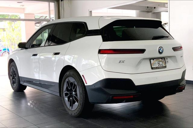 Used 2024 BMW iX xDrive50 AWD/4WD image 5