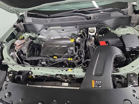 Used 2024 Chevrolet Trax RS image 16