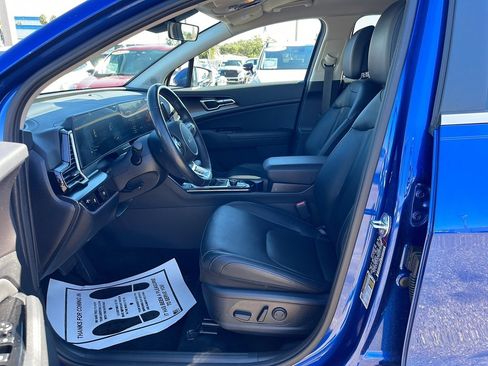 Used 2024 Kia Sportage EX image 12