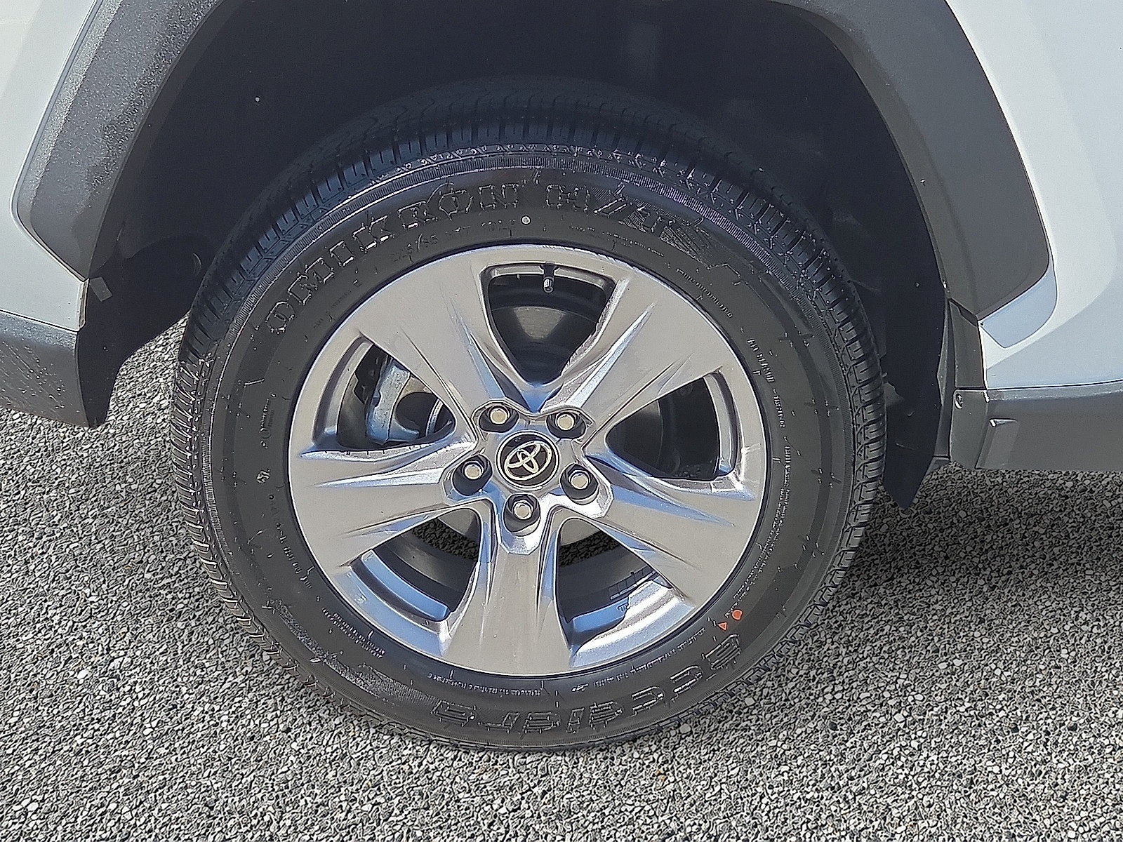 Used 2025 Toyota RAV4 XLE FWD image 7