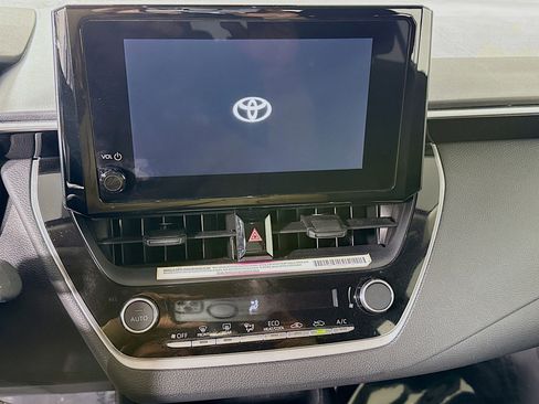 Used 2024 Toyota Corolla LE image 18