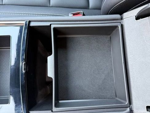 Used 2025 Chevrolet Traverse LT image 12