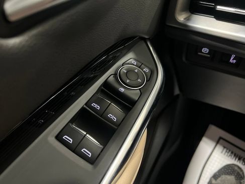 Used 2024 Cadillac XT4 Luxury w/ Cold Weather Package AWD/4WD image 19