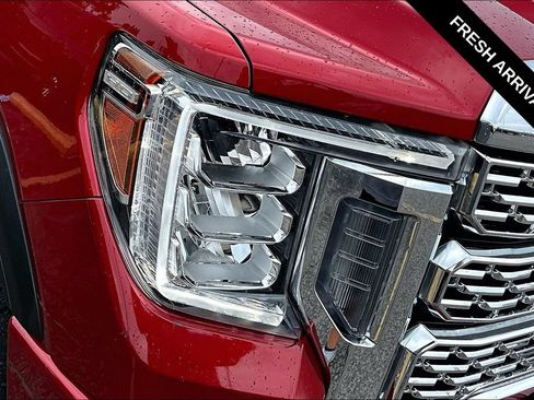 Used 2022 GMC Sierra 2500 Denali w/ Denali Ultimate Package AWD/4WD image 32