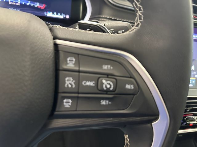 Used 2023 Jeep Grand Cherokee Altitude AWD/4WD image 28
