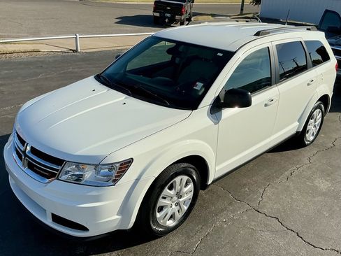 Used 2020 Dodge Journey SE image 5