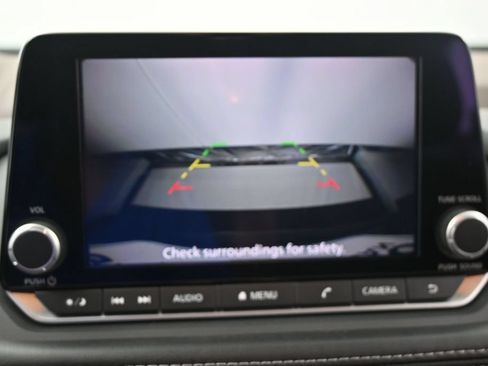 Used 2023 Nissan Rogue S AWD/4WD image 20