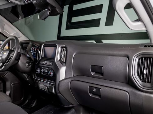 Used 2024 Chevrolet Silverado 1500 Custom w/ Turbomax Blackout Package AWD/4WD image 27
