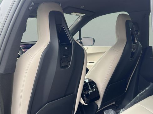 Used 2026 BMW iX xDrive45 w/ Premium Package image 30