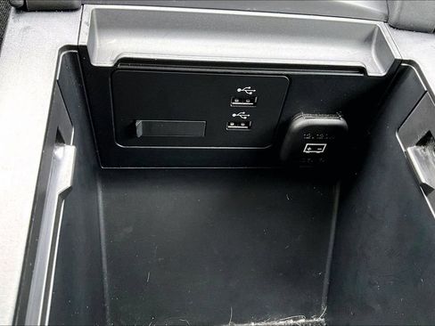 Used 2023 MAZDA MAZDA3 s image 26