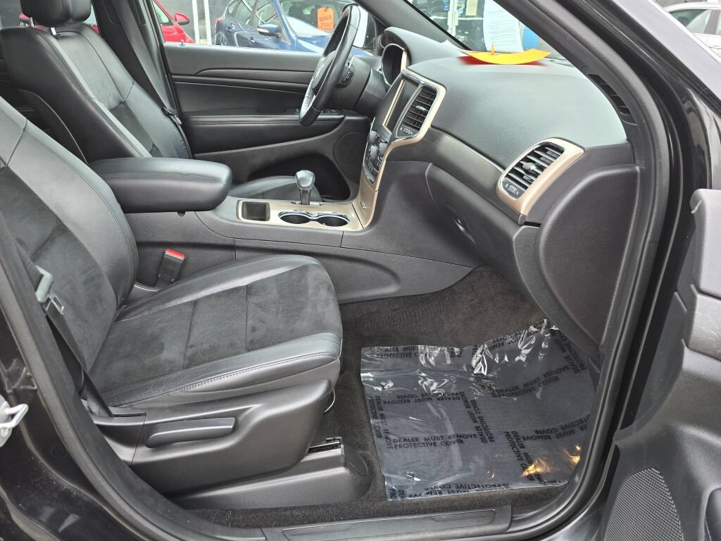 Used 2015 Jeep Grand Cherokee Altitude AWD/4WD image 11