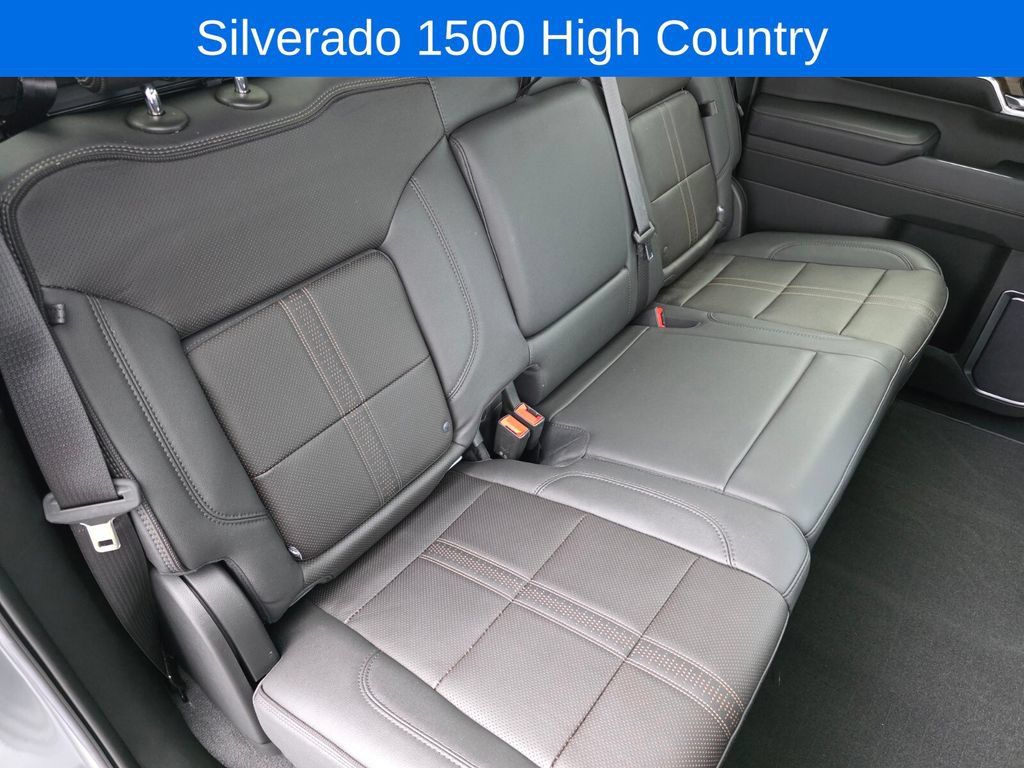 Used 2023 Chevrolet Silverado 1500 High Country w/ Technology Package AWD/4WD image 28