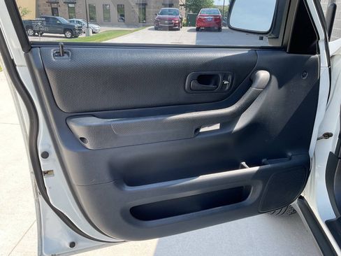 Used 2001 Honda CR-V LX image 22