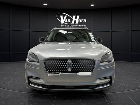 Used 2023 Lincoln Aviator AWD w/ Premium Package image 12