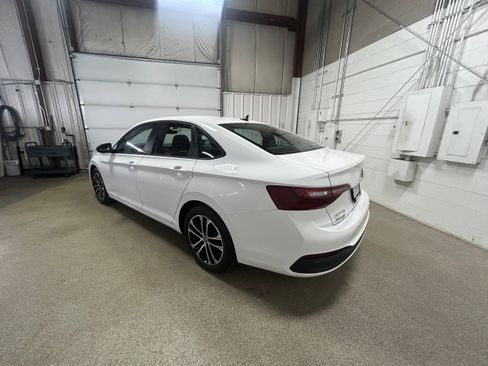 Used 2024 Volkswagen Jetta Sport FWD image 7