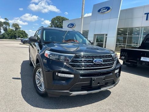 Used 2021 Ford Explorer XLT w/ Equipment Group 202A RWD image 5