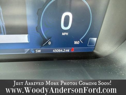 Used 2023 Ford Expedition Limited AWD/4WD image 10